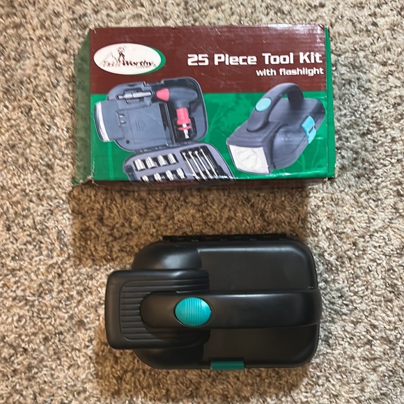 25 Piece Tool Kit with Flashlight. New in box - Picture 2 of 7